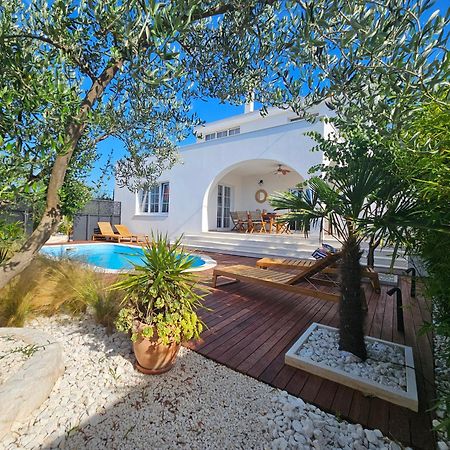 The Three Flowers Pool House Τρογκίρ Εξωτερικό φωτογραφία