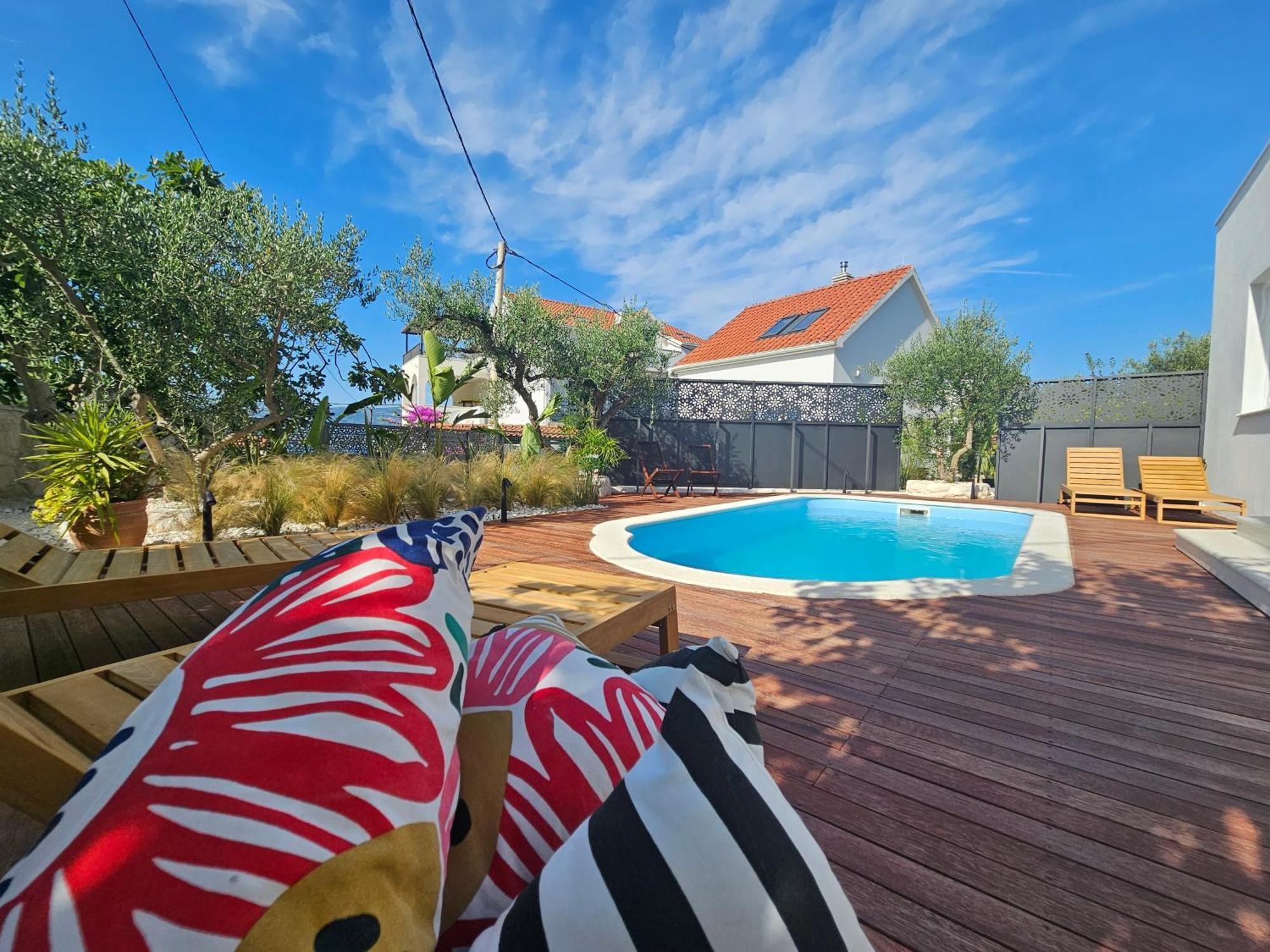 The Three Flowers Pool House Τρογκίρ Εξωτερικό φωτογραφία
