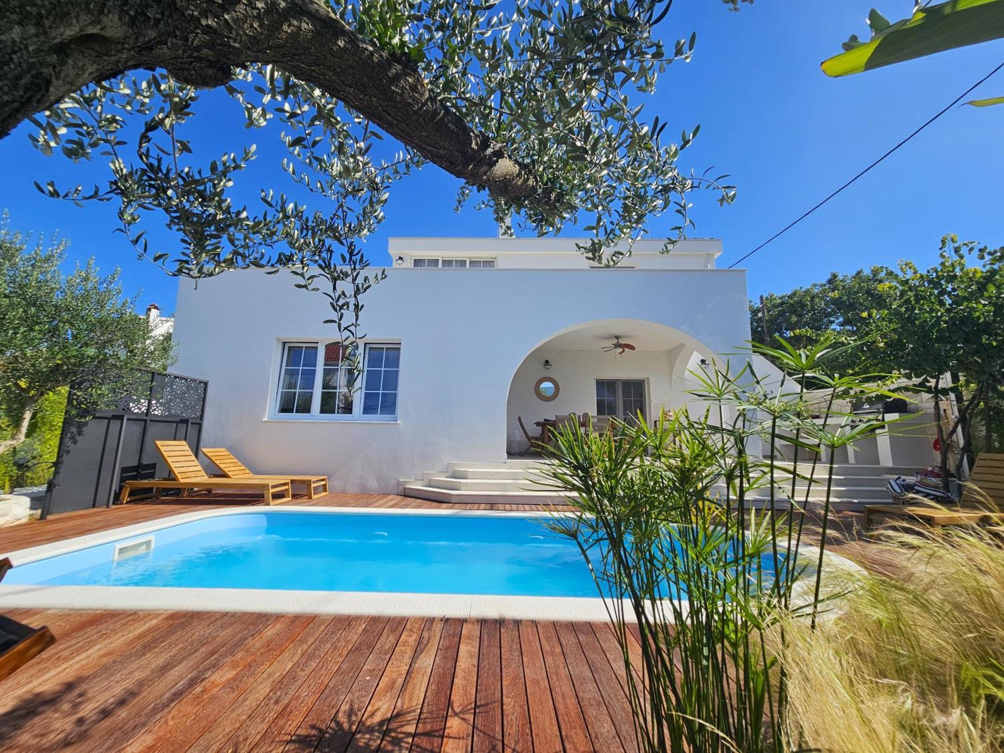 The Three Flowers Pool House Τρογκίρ Εξωτερικό φωτογραφία
