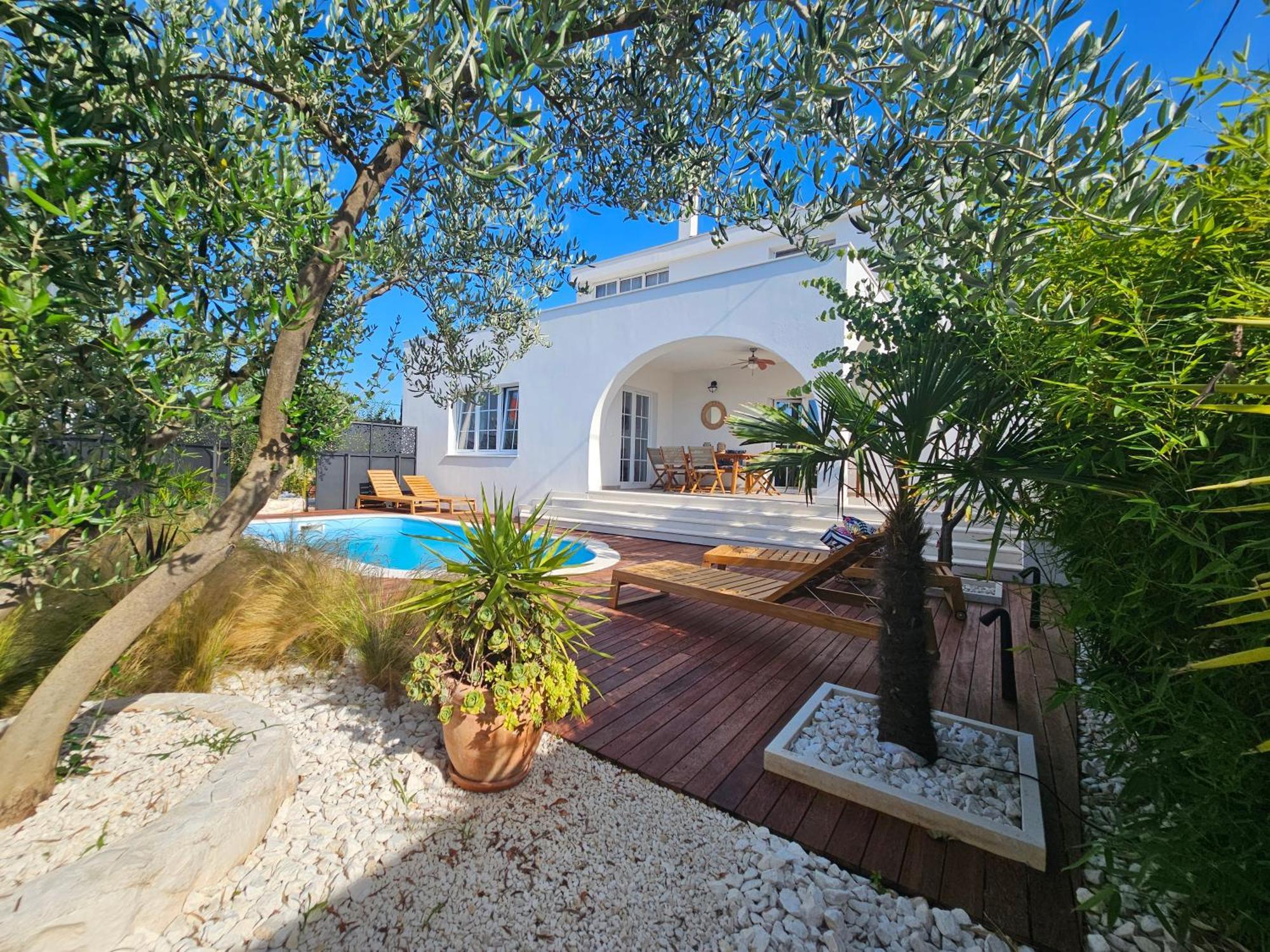The Three Flowers Pool House Τρογκίρ Εξωτερικό φωτογραφία