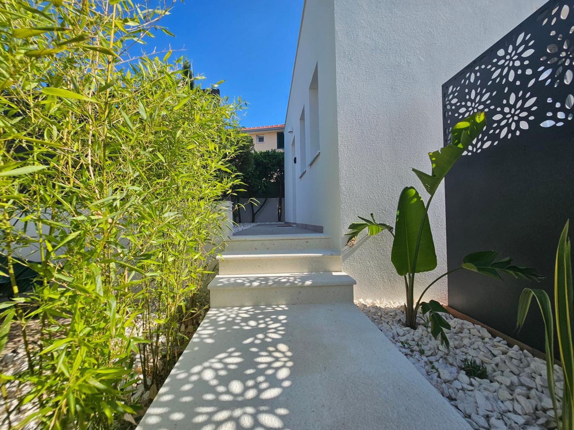 The Three Flowers Pool House Τρογκίρ Εξωτερικό φωτογραφία