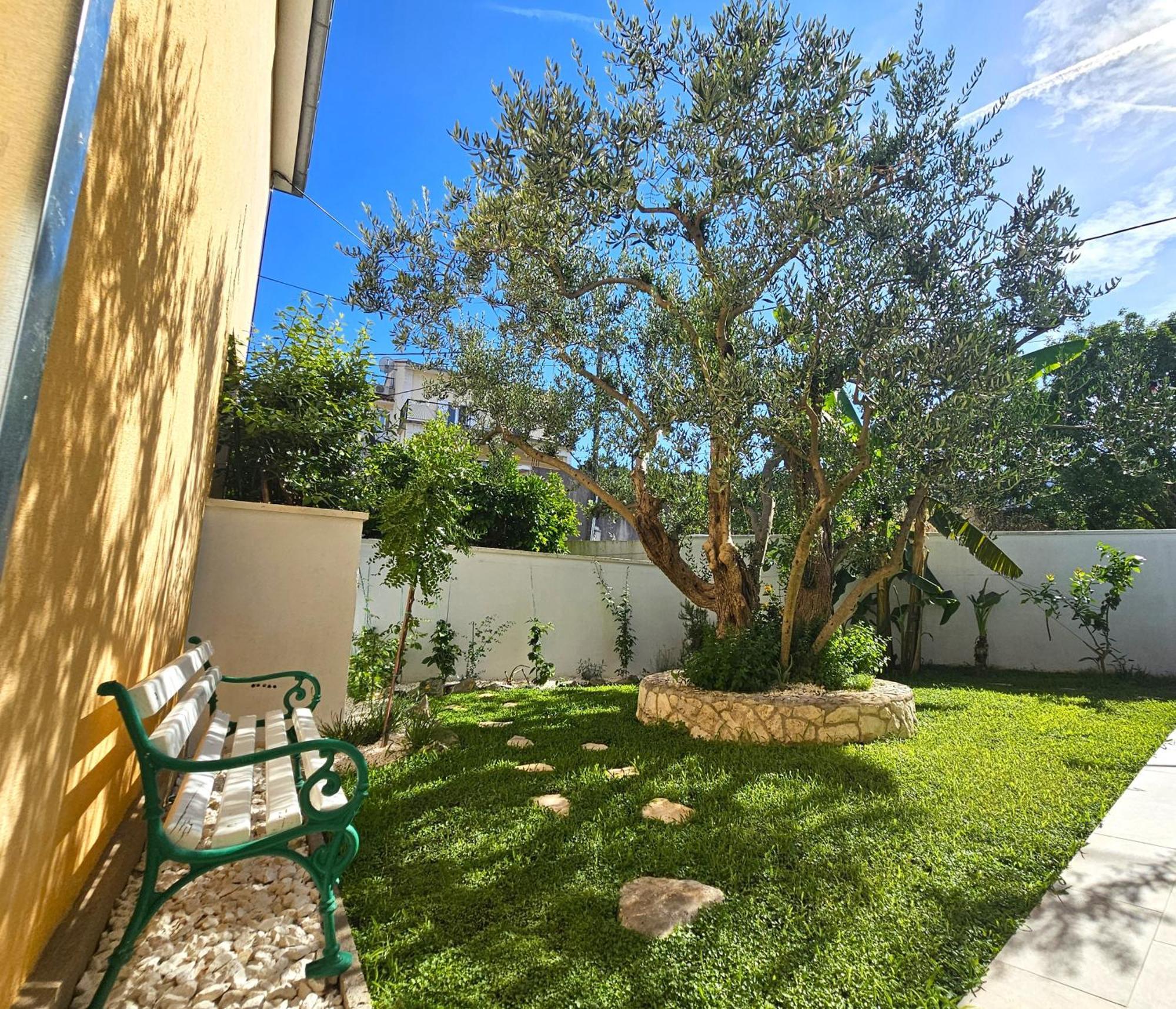 The Three Flowers Pool House Τρογκίρ Εξωτερικό φωτογραφία
