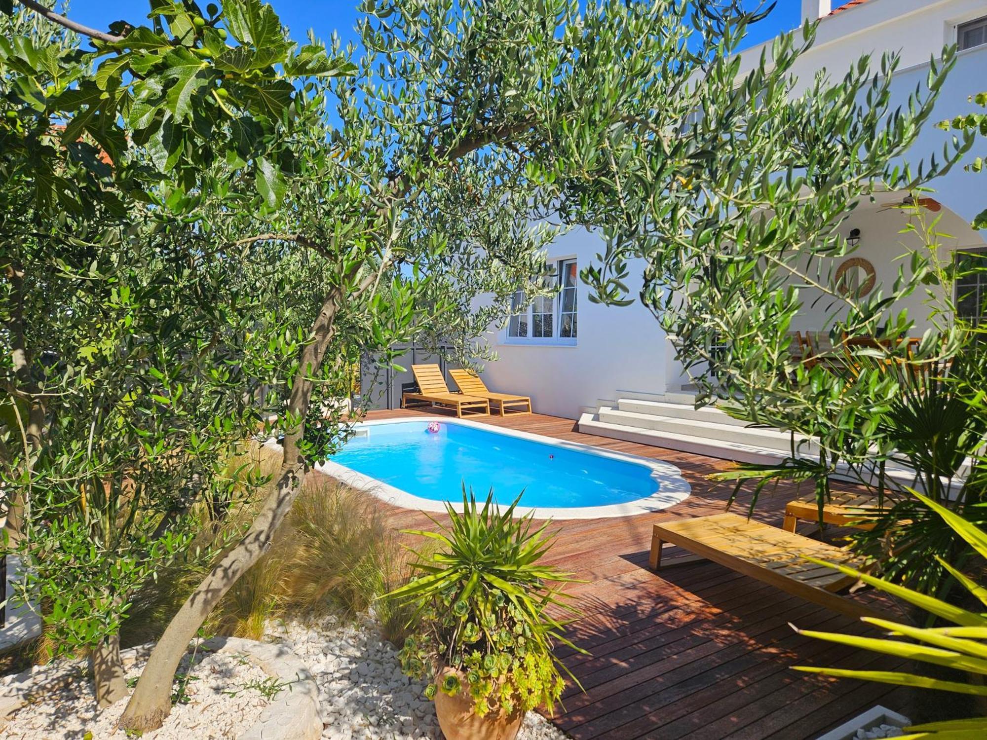 The Three Flowers Pool House Τρογκίρ Εξωτερικό φωτογραφία