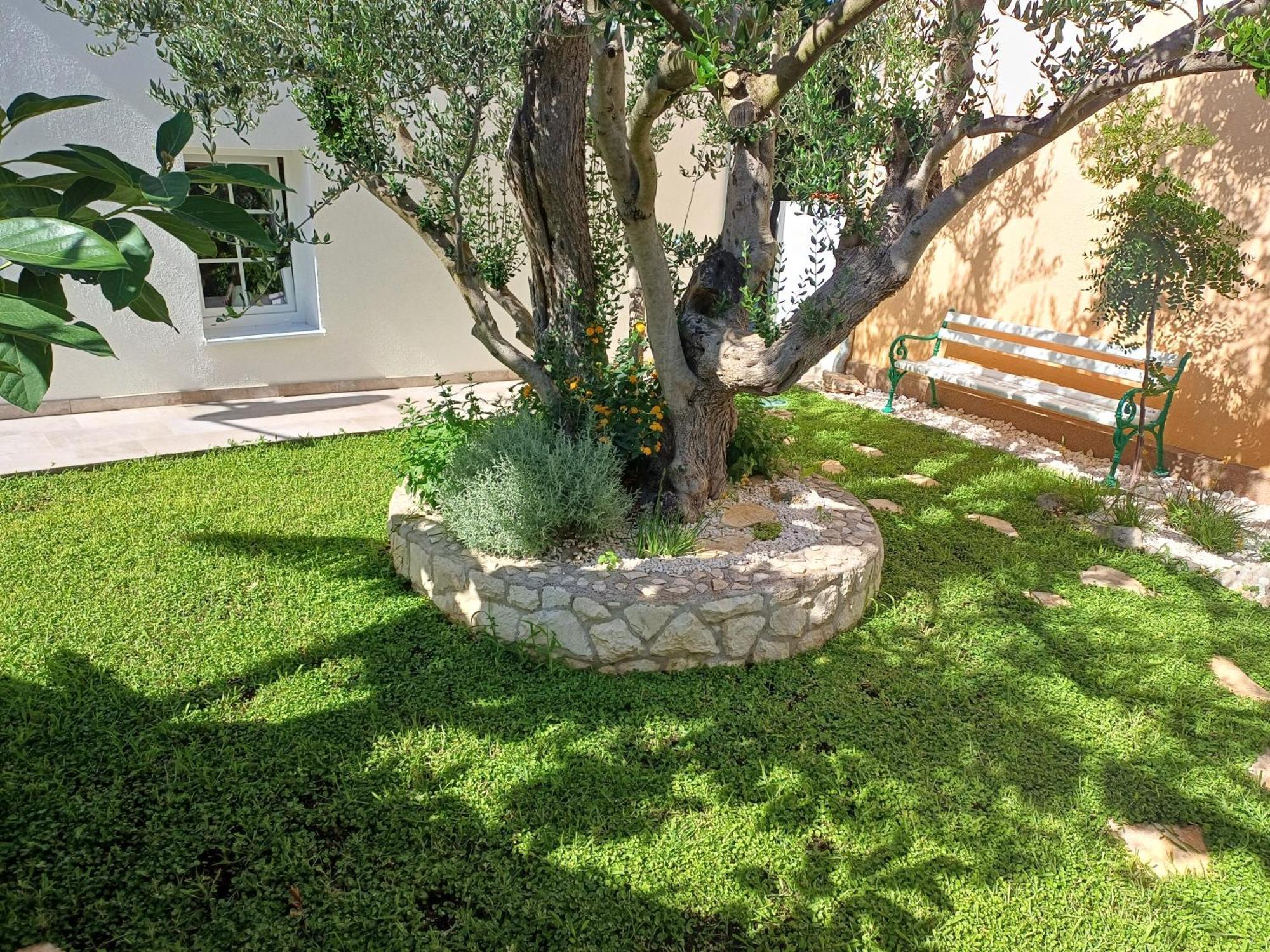 The Three Flowers Pool House Τρογκίρ Εξωτερικό φωτογραφία